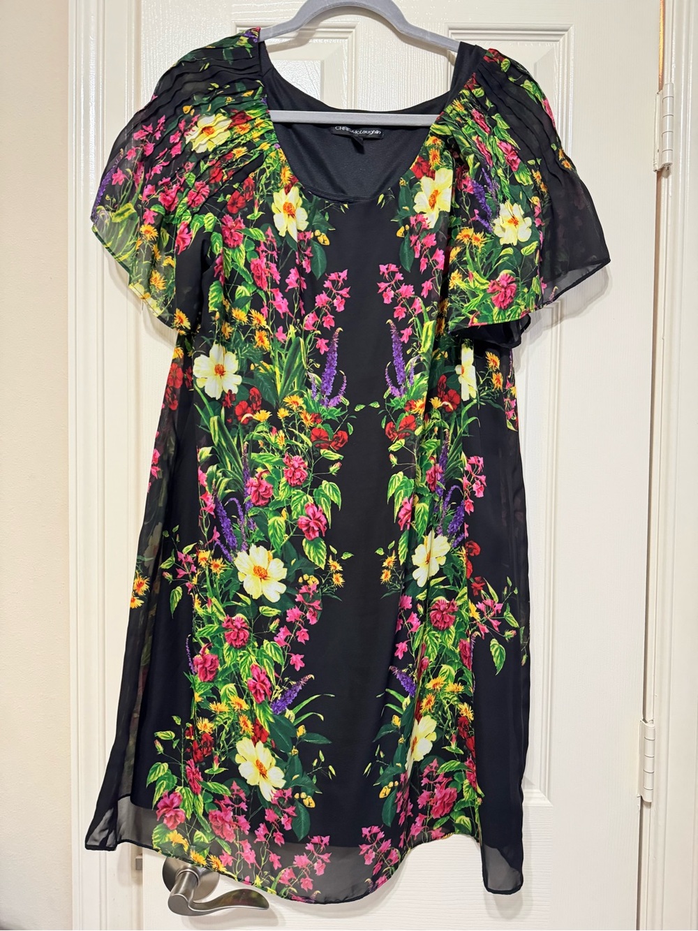 Black Floral Chiffon Flutter-Sleeve Tunic Dress